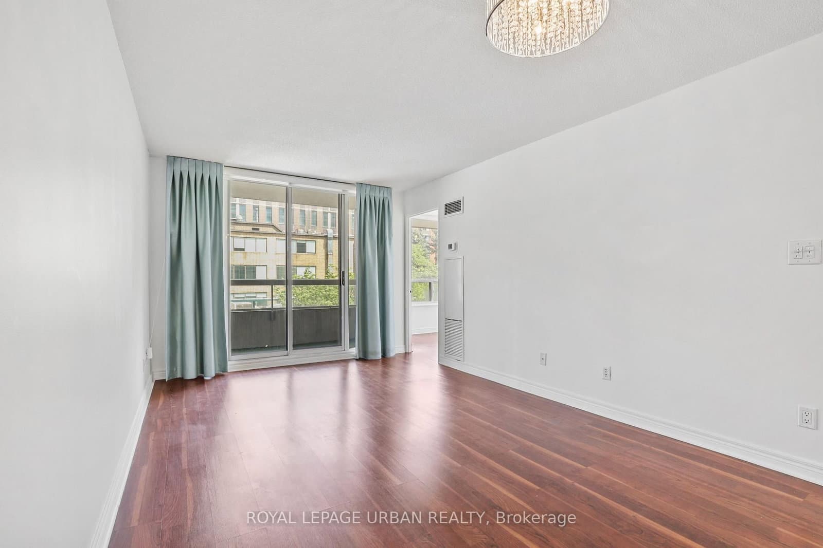 43 Eglinton Avenue E, Unit 506 thumbnail 15