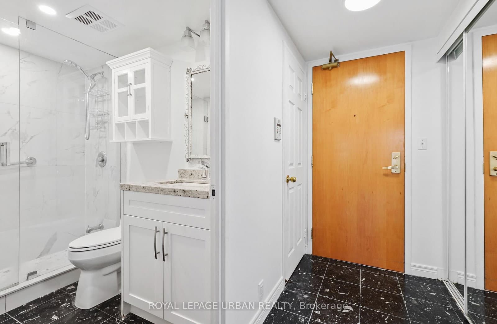 43 Eglinton Avenue E, Unit 506 thumbnail 3