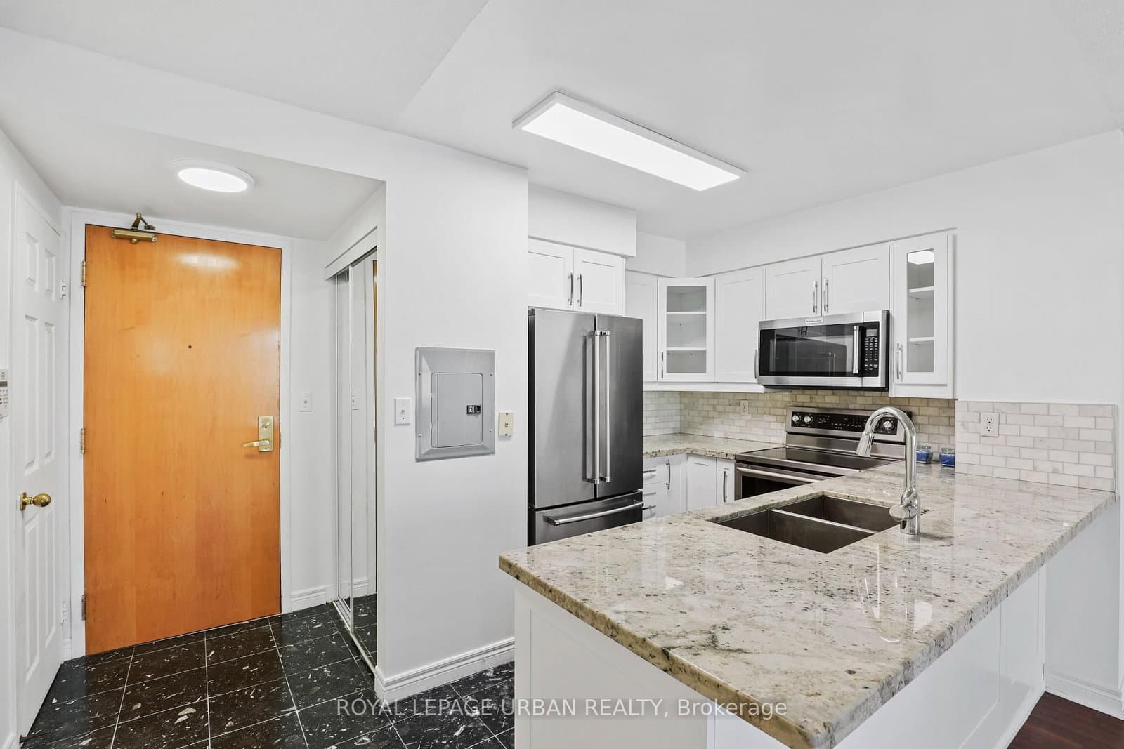 43 Eglinton Avenue E, Unit 506 thumbnail 7