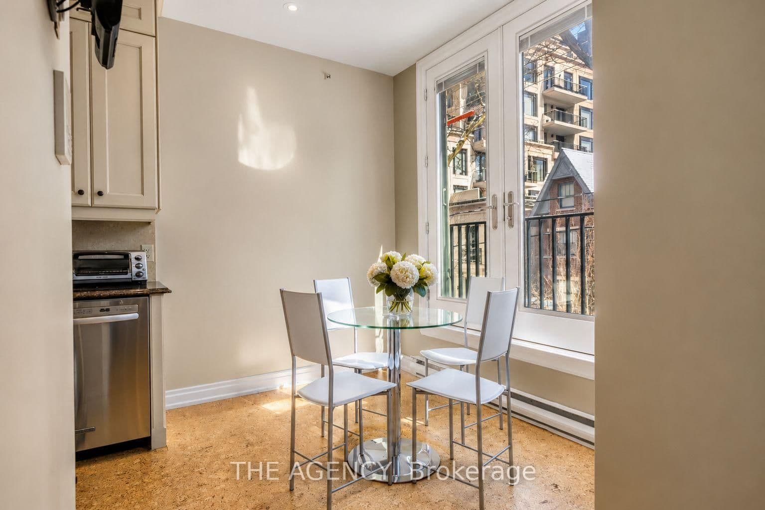 116 Hazelton Avenue, Unit B&C thumbnail 10