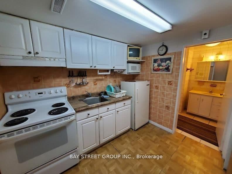 73 Regatta Crescent, Unit Lower thumbnail 4