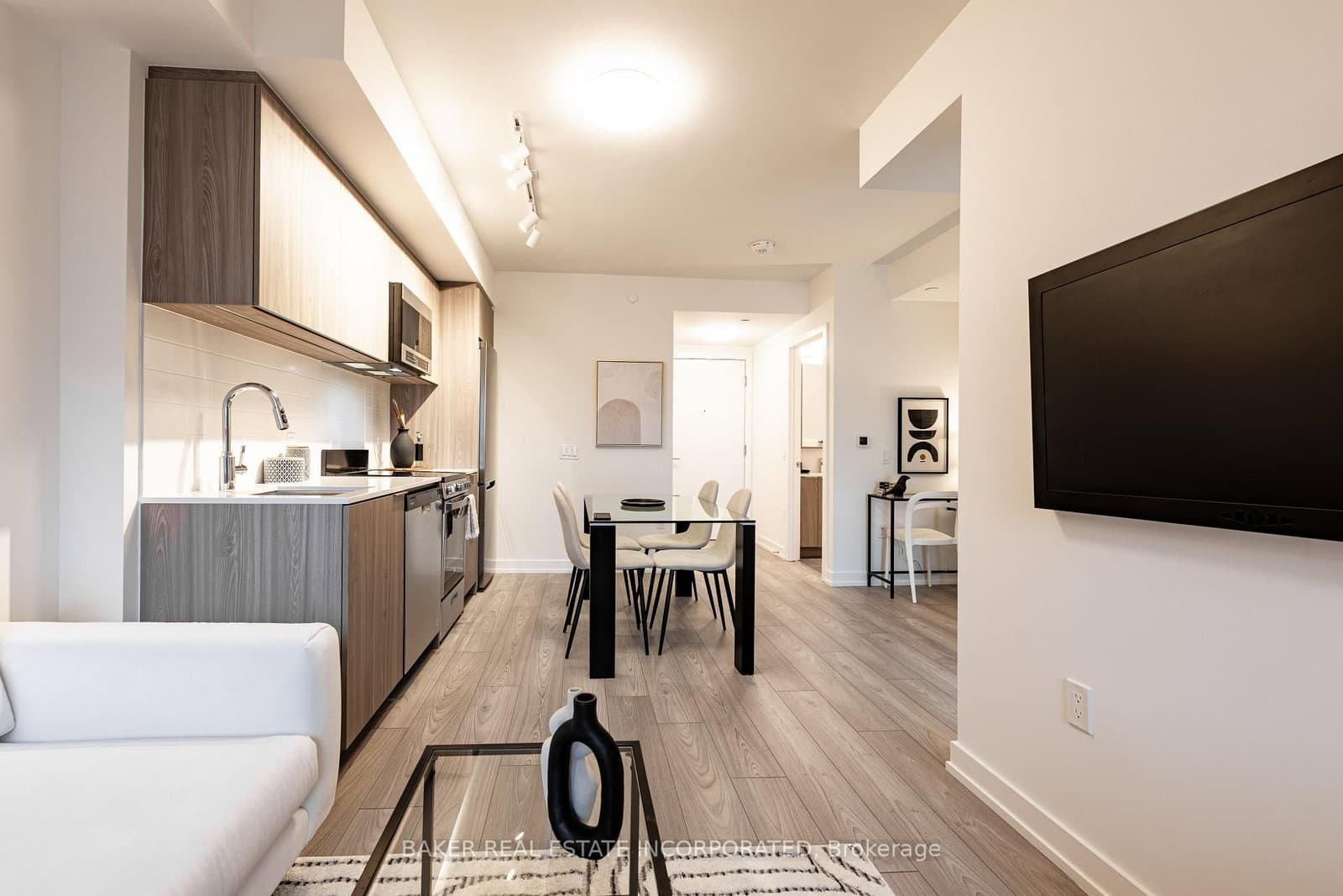 223 Redpath Avenue, Unit 807 thumbnail 13