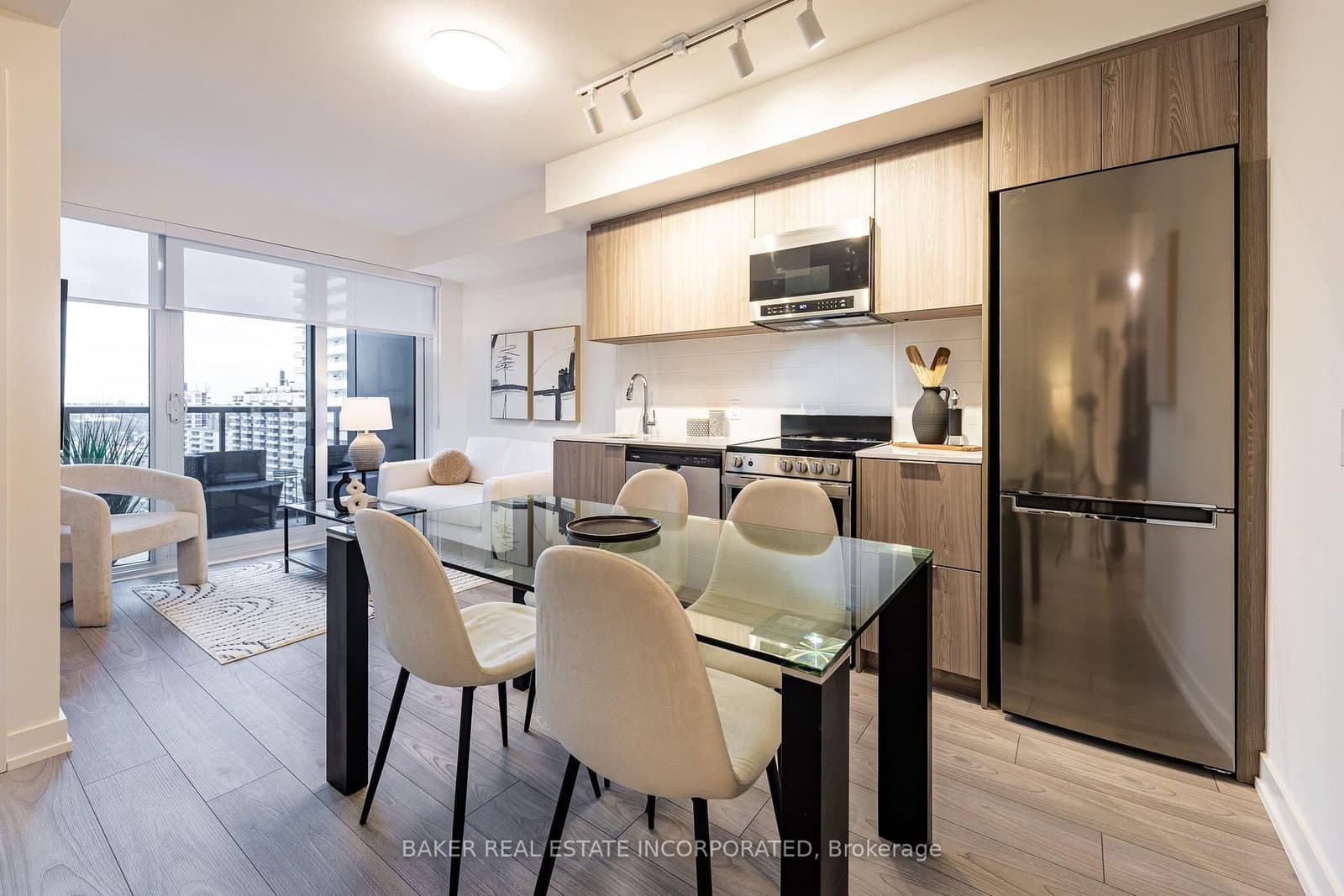 223 Redpath Avenue, Unit 807 thumbnail 3