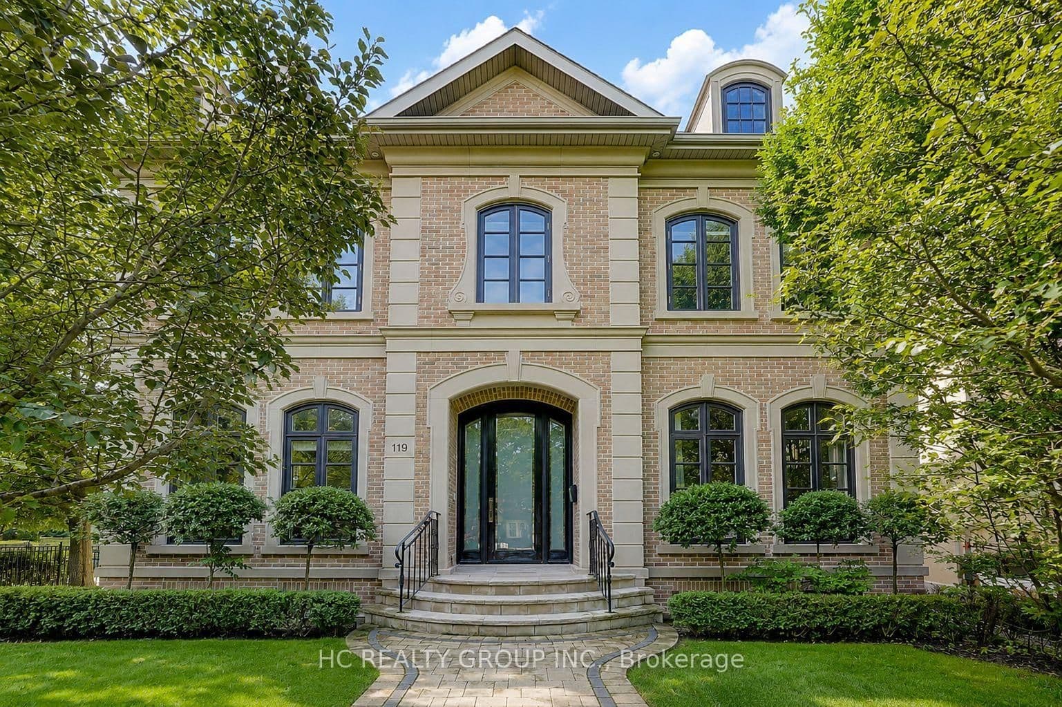 119 Strathallan Boulevard - Image 1