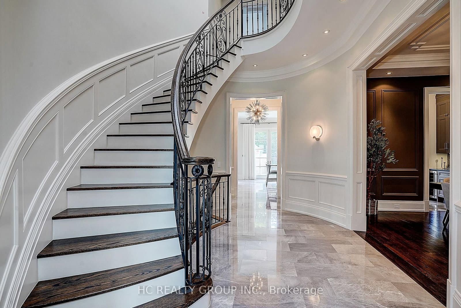 119 Strathallan Boulevard thumbnail 10
