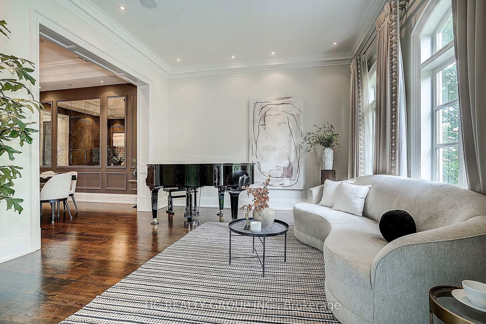 119 Strathallan Boulevard thumbnail 12