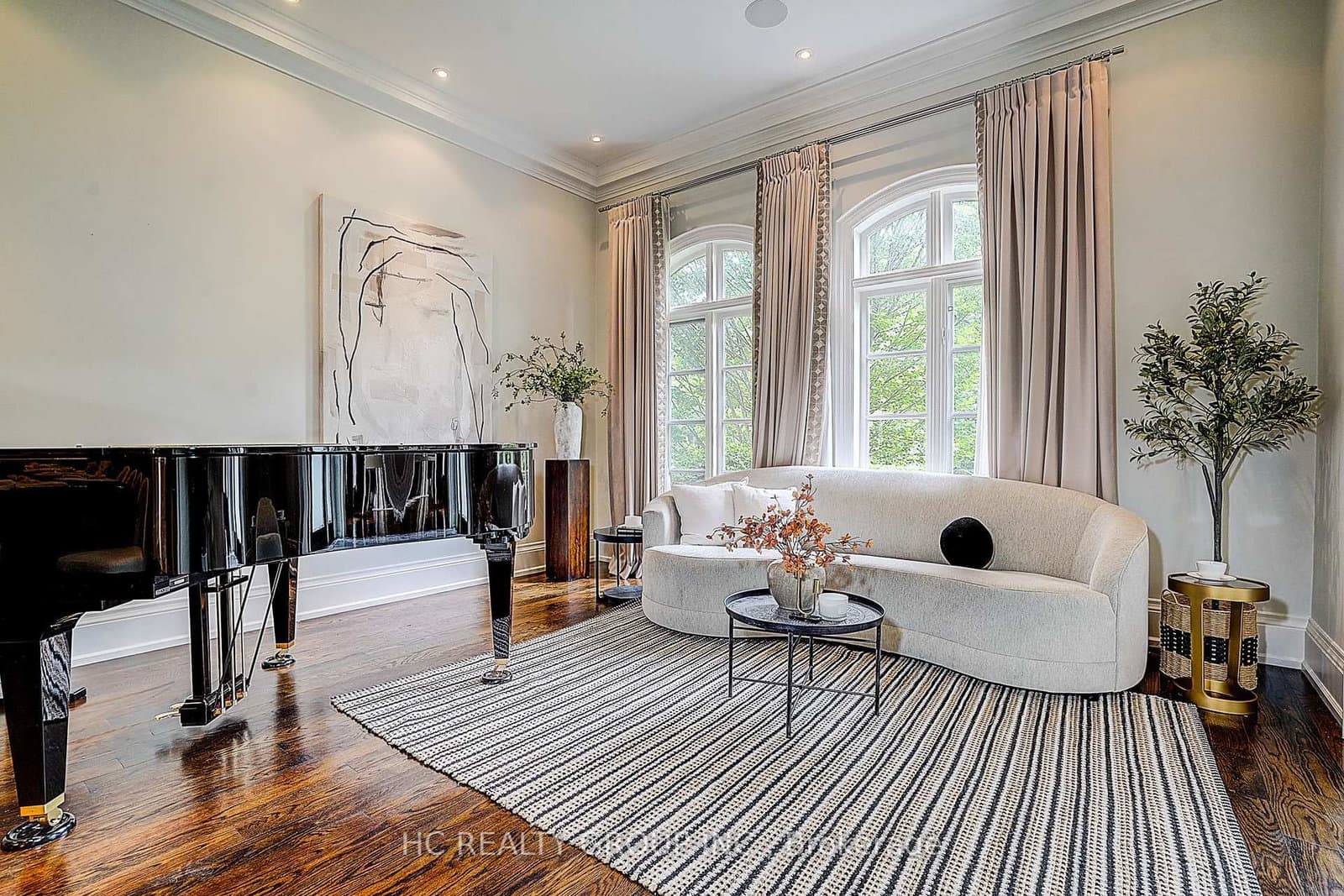 119 Strathallan Boulevard thumbnail 13