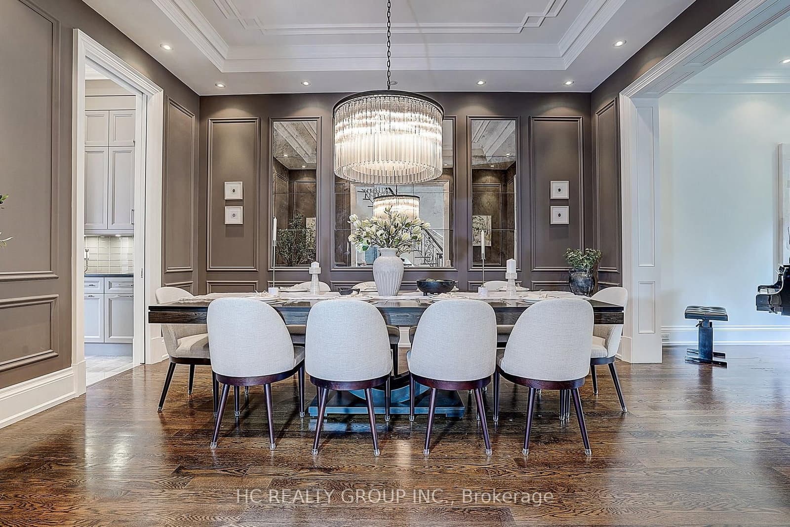 119 Strathallan Boulevard thumbnail 15