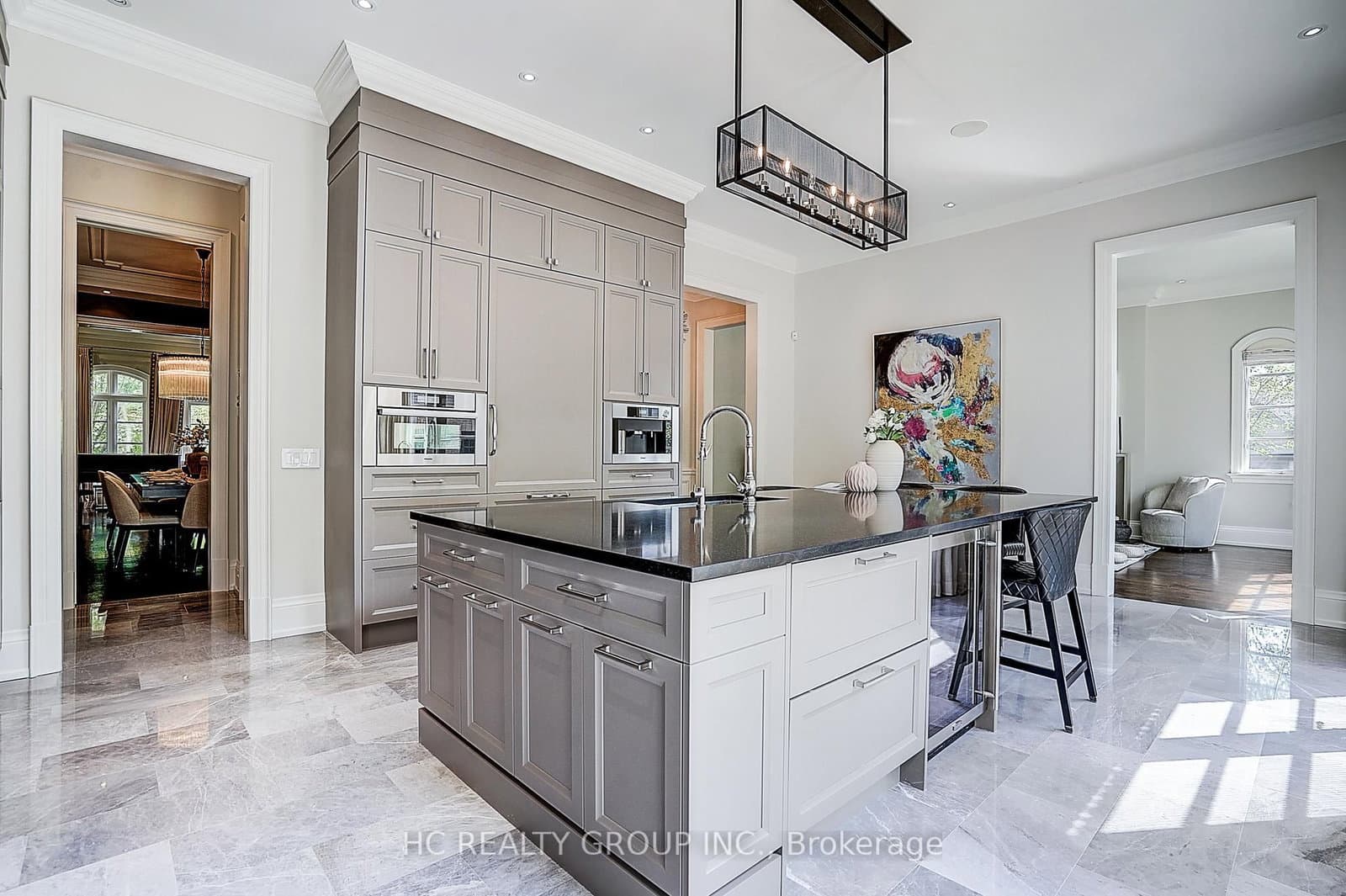 119 Strathallan Boulevard thumbnail 21
