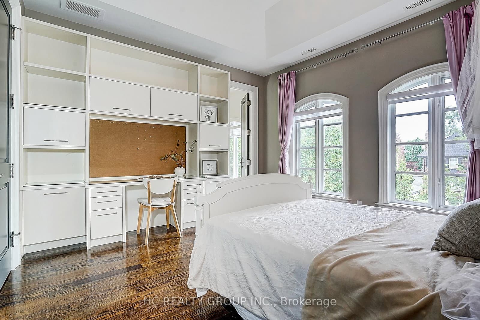 119 Strathallan Boulevard thumbnail 34