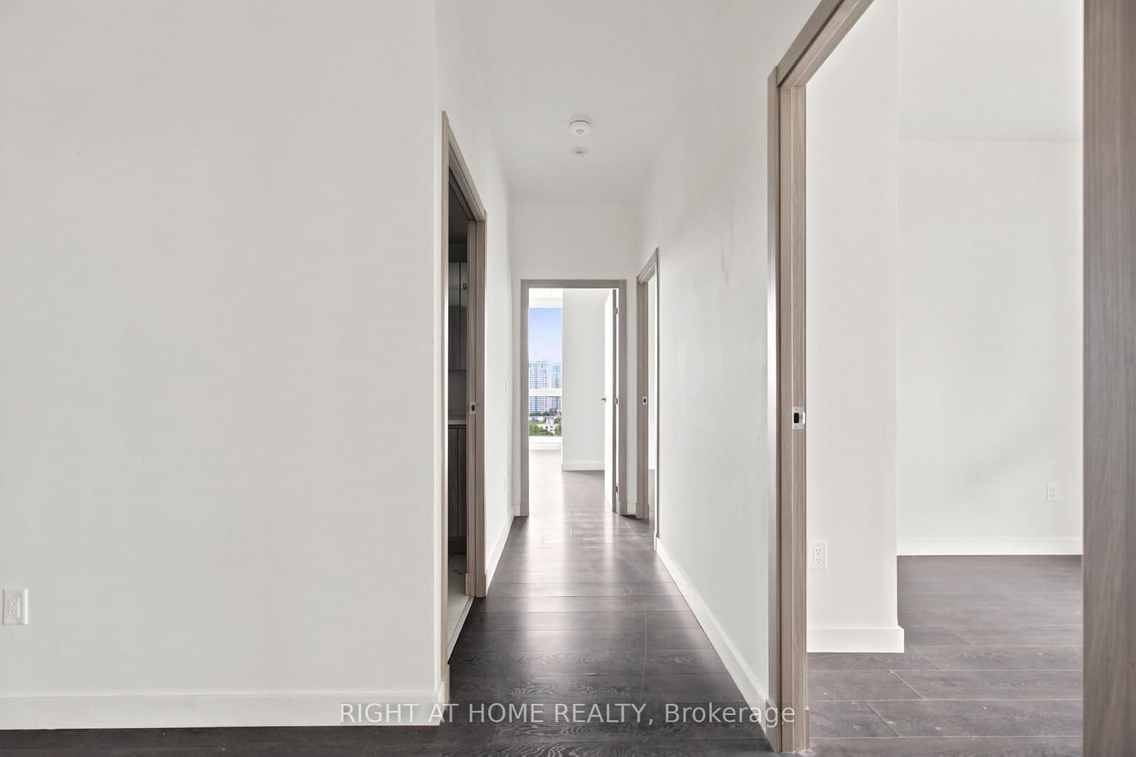 25 McMahon Drive, Unit 2107 thumbnail 11