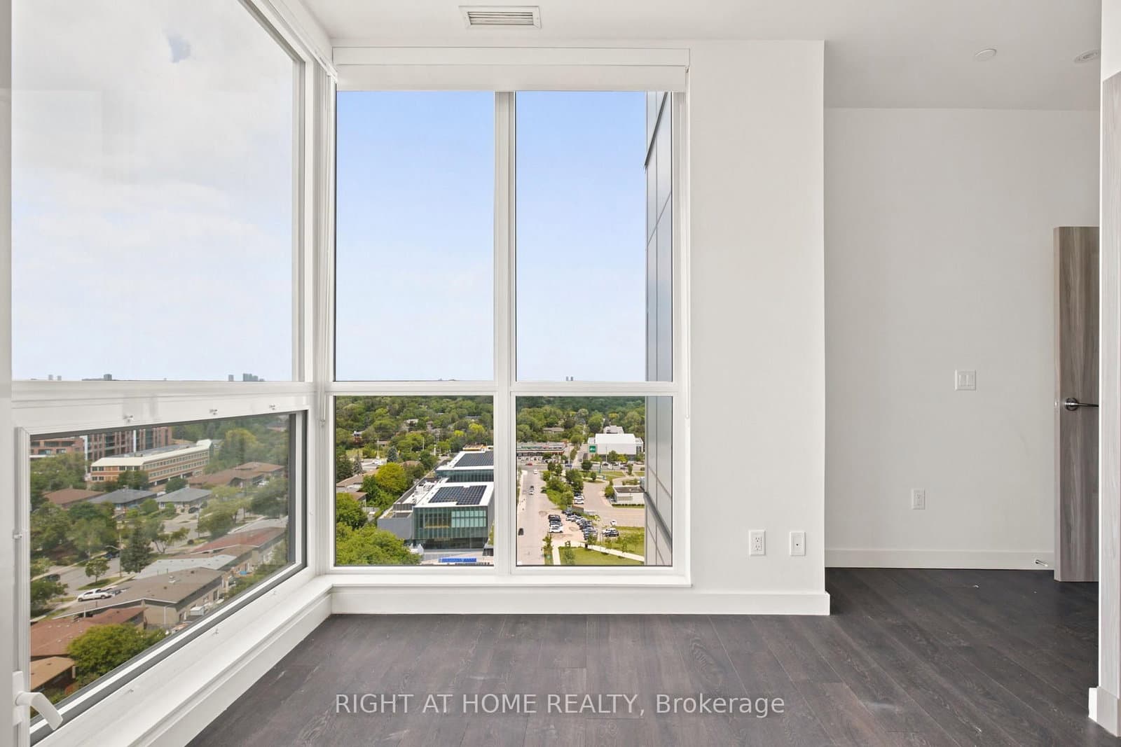 25 McMahon Drive, Unit 2107 thumbnail 16