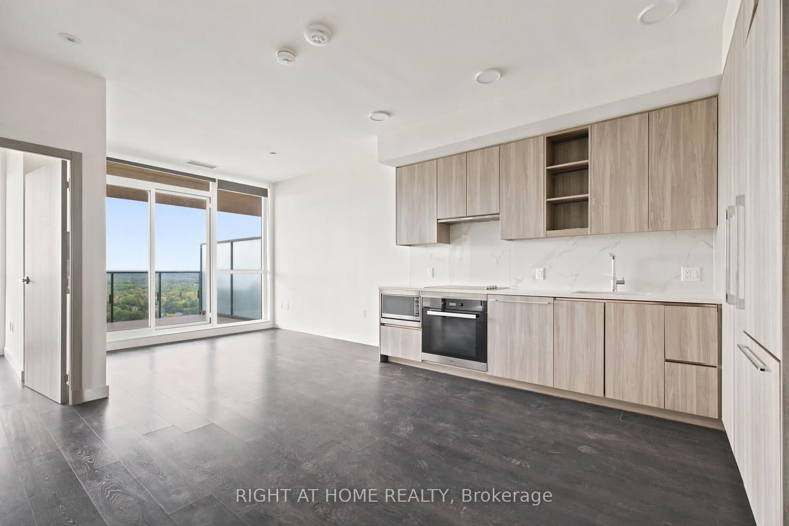 25 McMahon Drive, Unit 2107 thumbnail 7