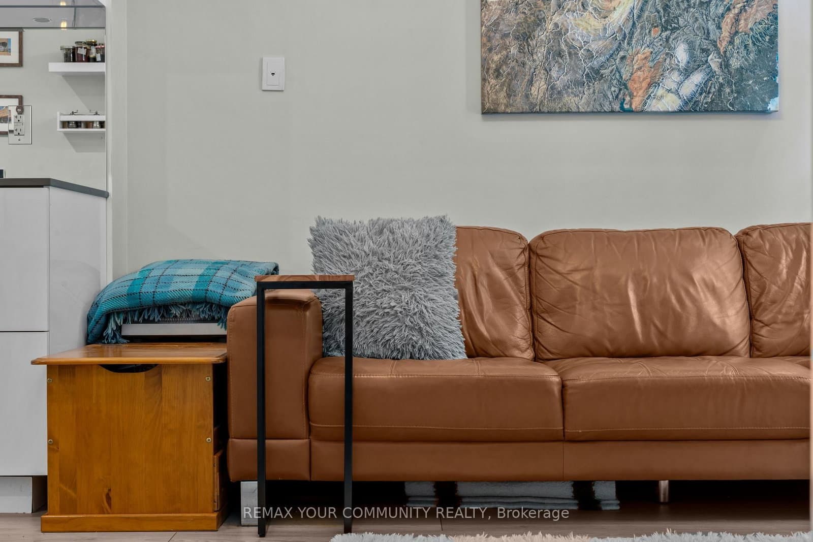 609 Avenue Road, Unit 201 thumbnail 14