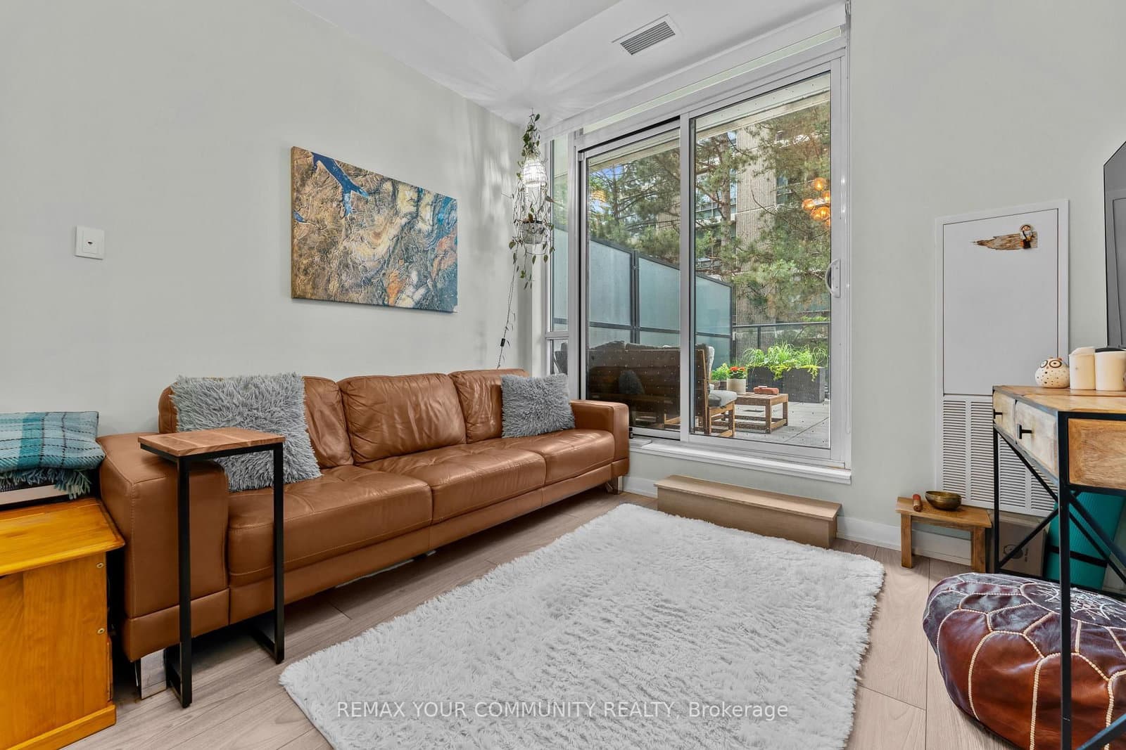 609 Avenue Road, Unit 201 thumbnail 15