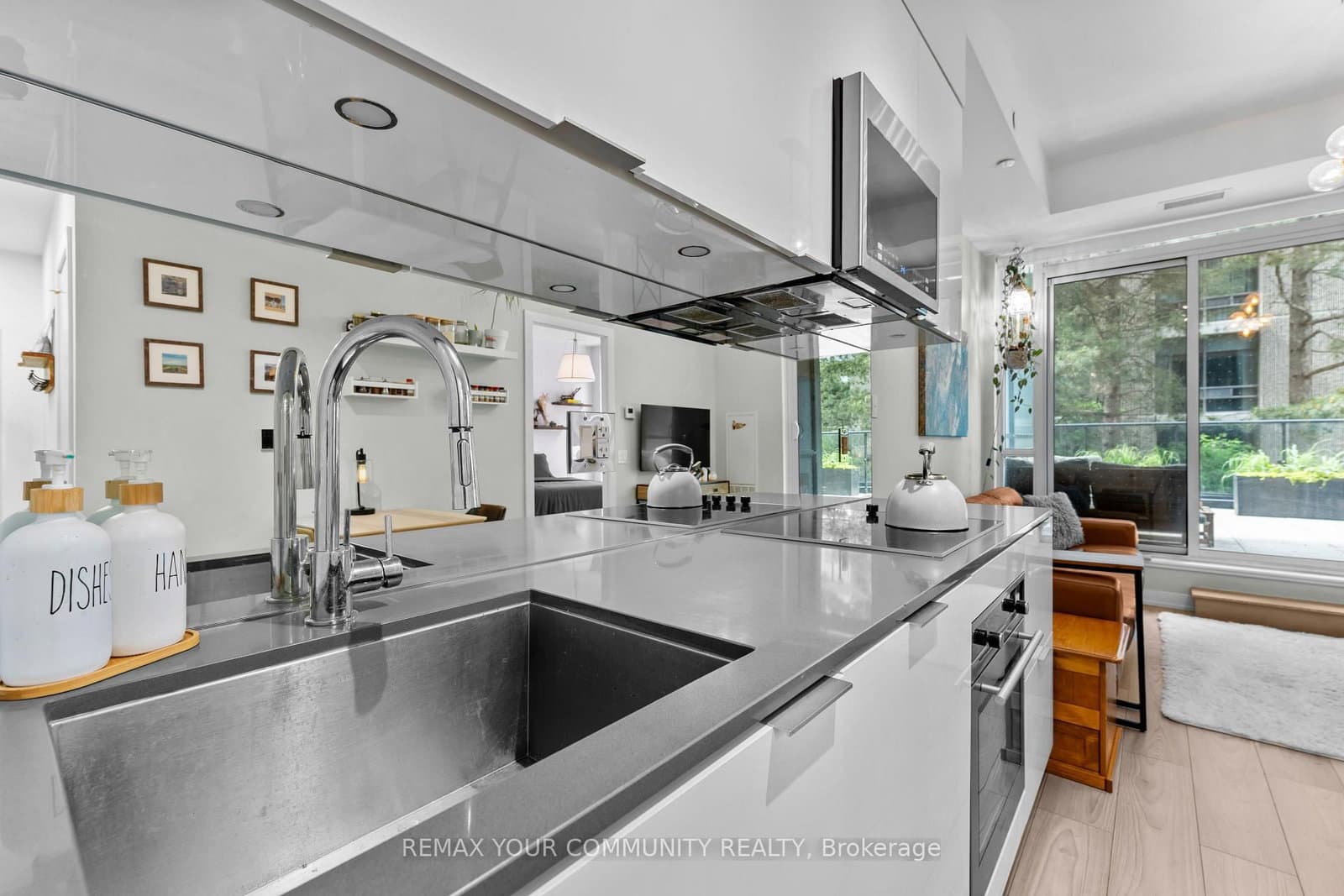609 Avenue Road, Unit 201 thumbnail 17