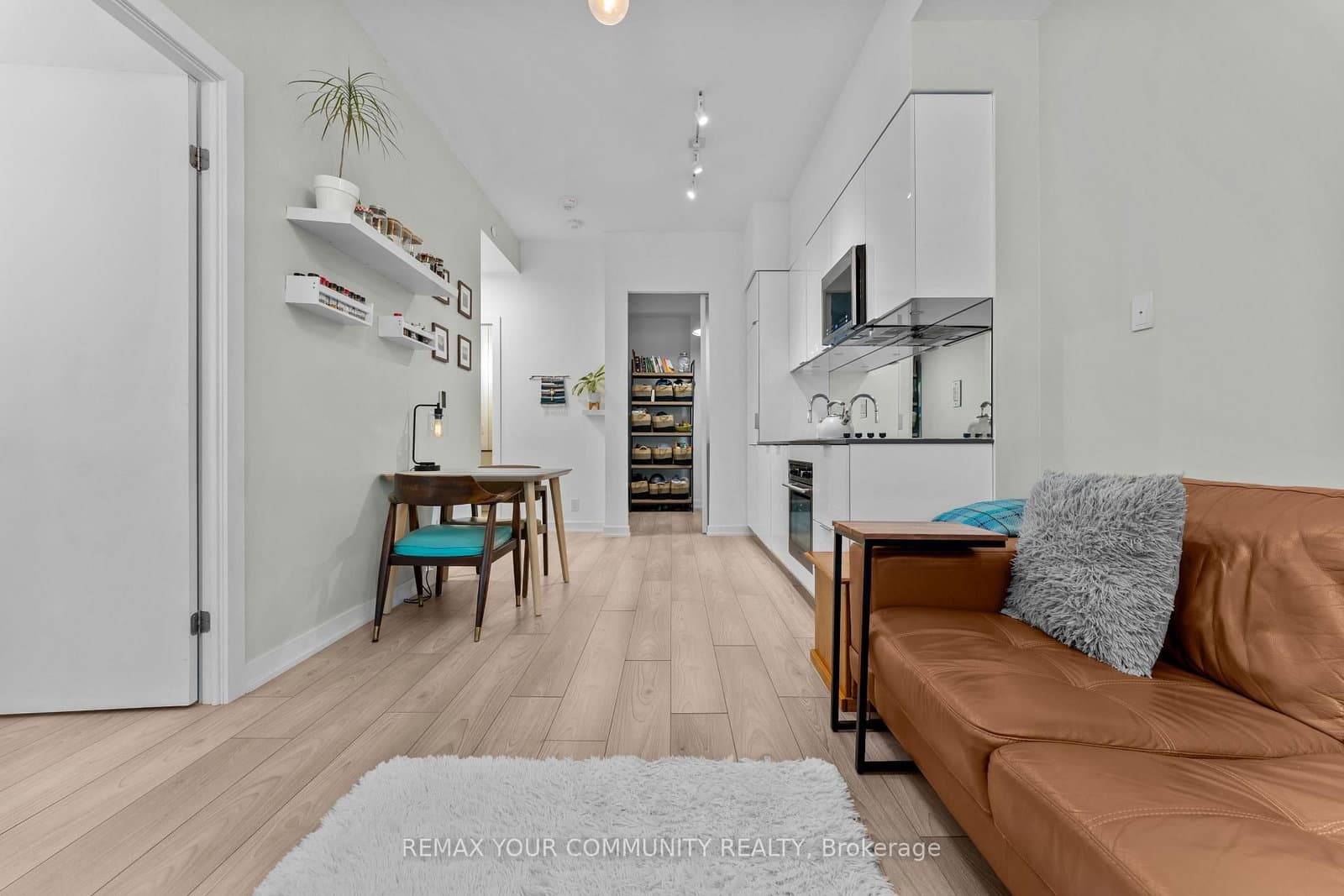 609 Avenue Road, Unit 201 thumbnail 25