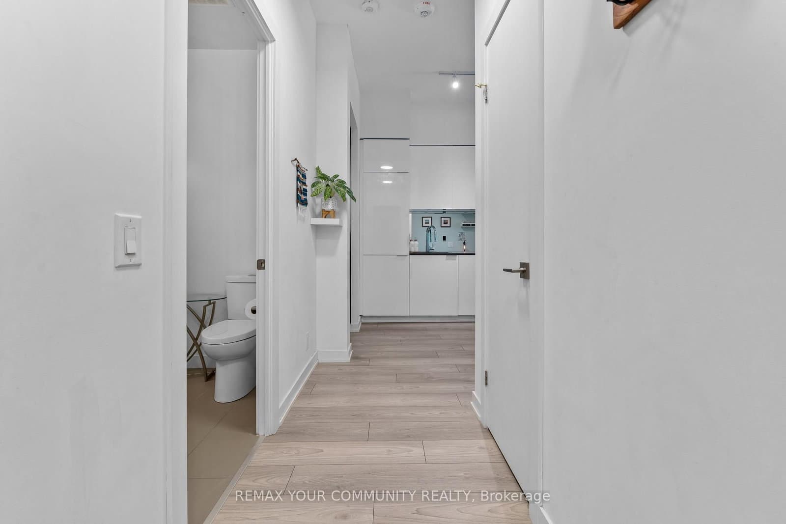 609 Avenue Road, Unit 201 thumbnail 4