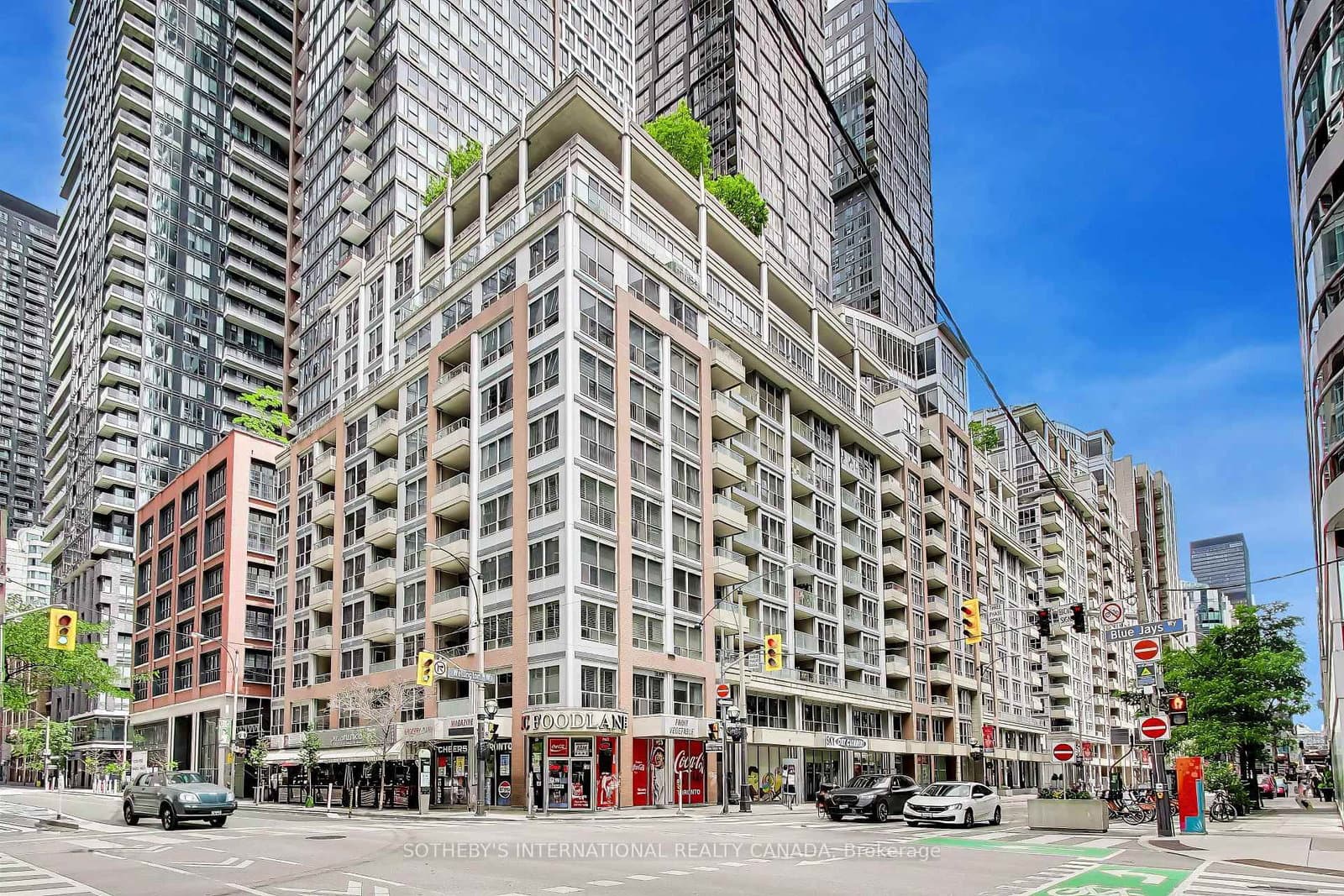 270 Wellington Street W, Unit 1005 - Image 1