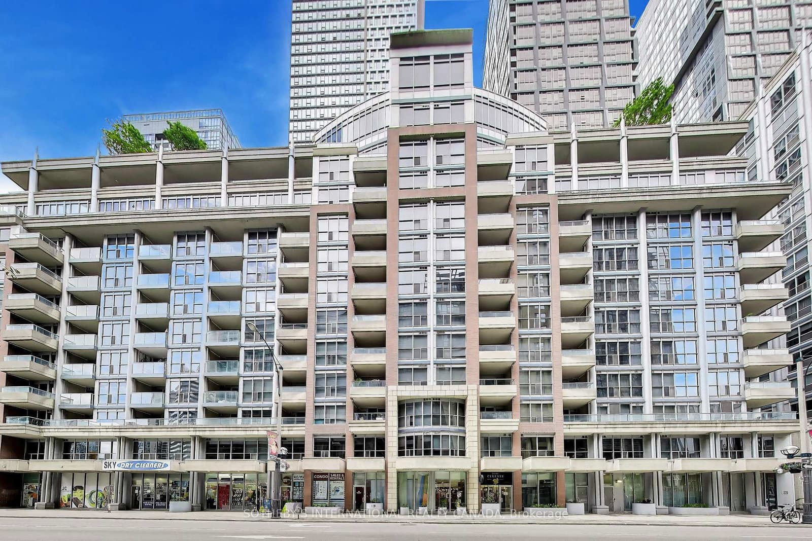 270 Wellington Street W, Unit 1005 thumbnail 2