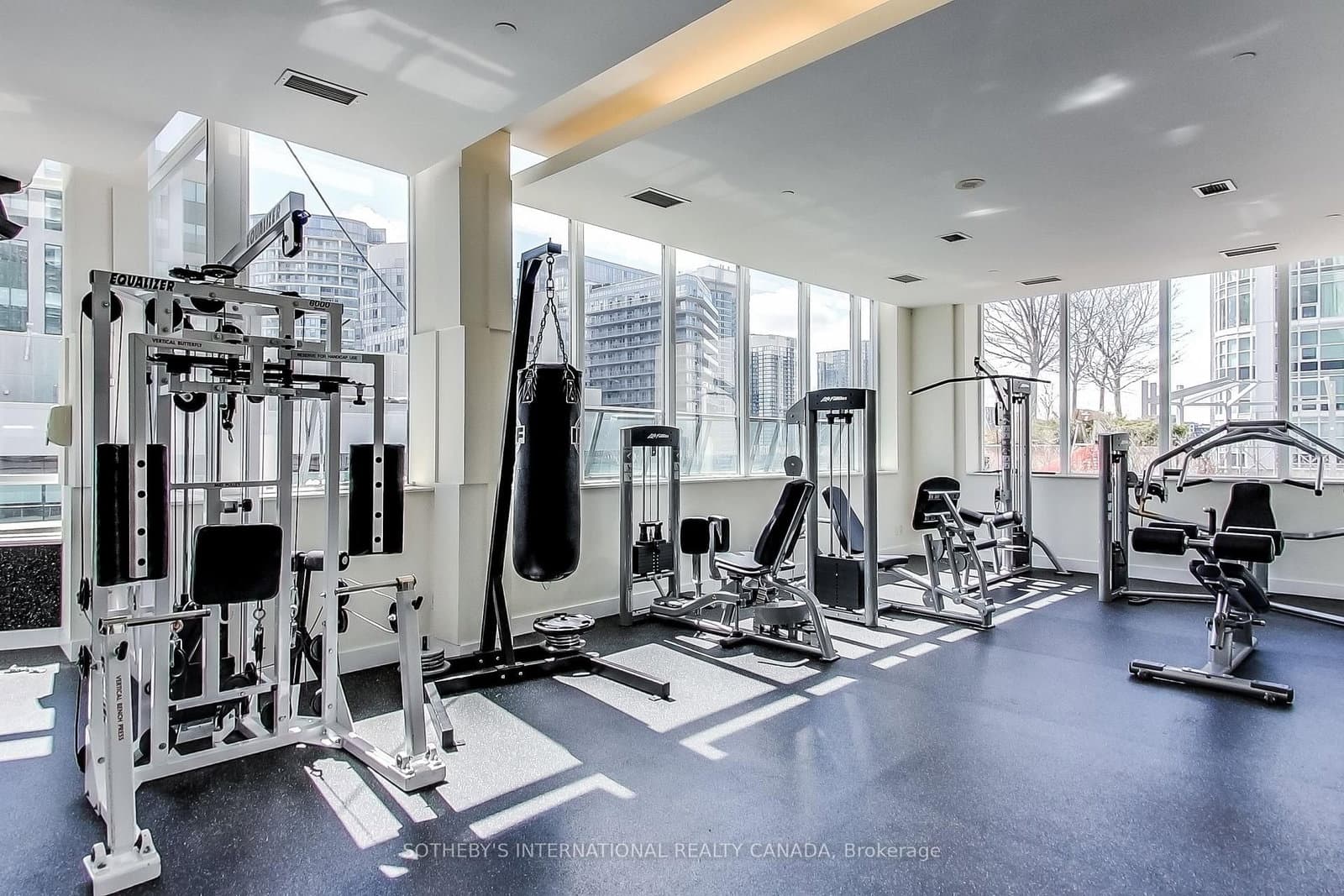 270 Wellington Street W, Unit 1005 thumbnail 28