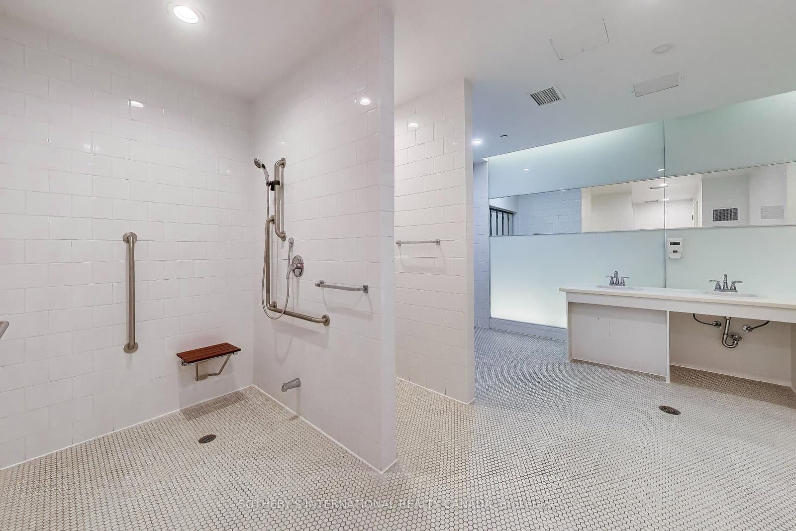 270 Wellington Street W, Unit 1005 thumbnail 29