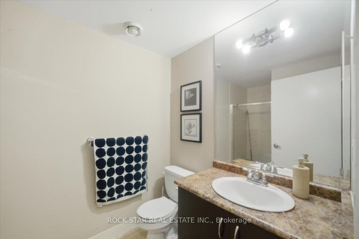438 King Street W, Unit 720 thumbnail 18