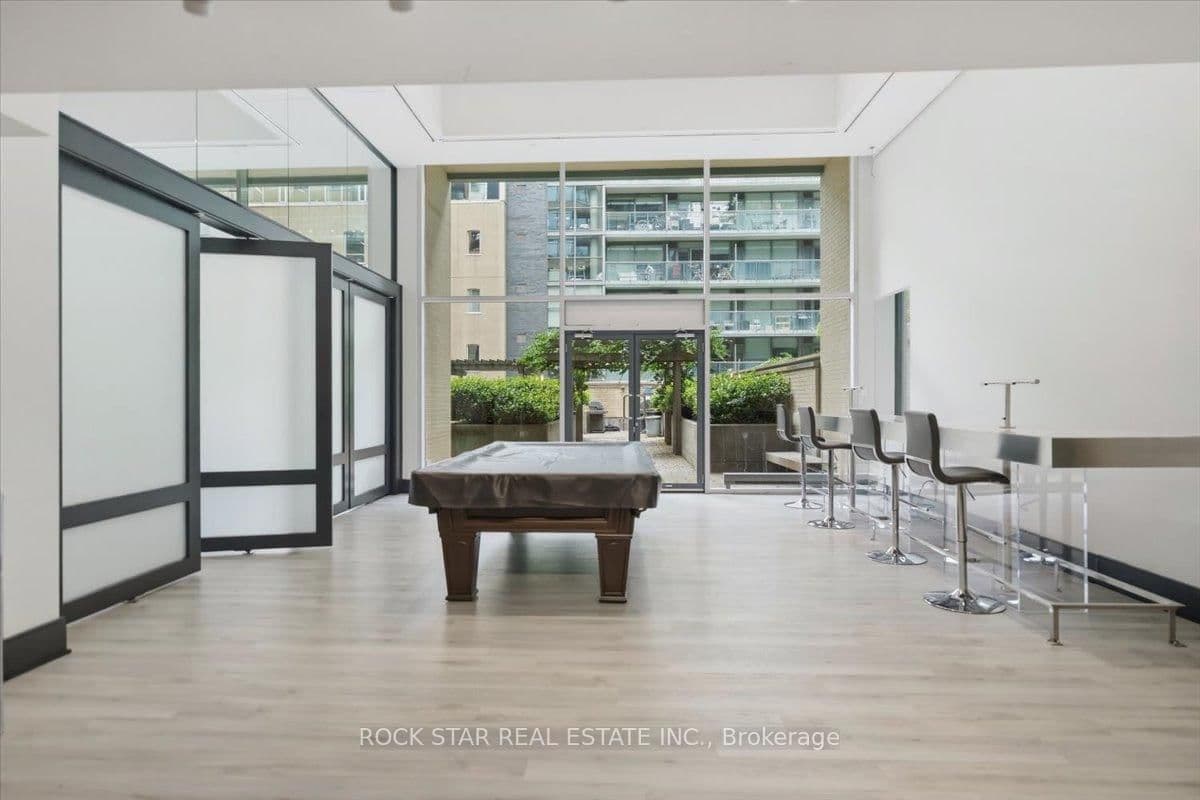 438 King Street W, Unit 720 thumbnail 21