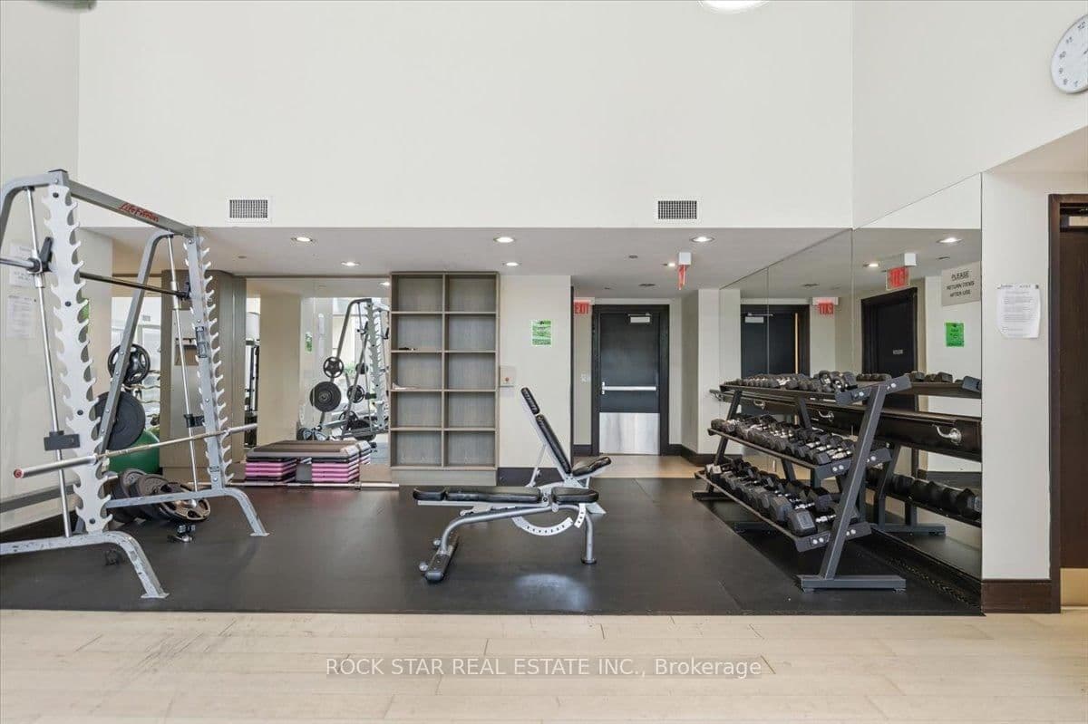 438 King Street W, Unit 720 thumbnail 22