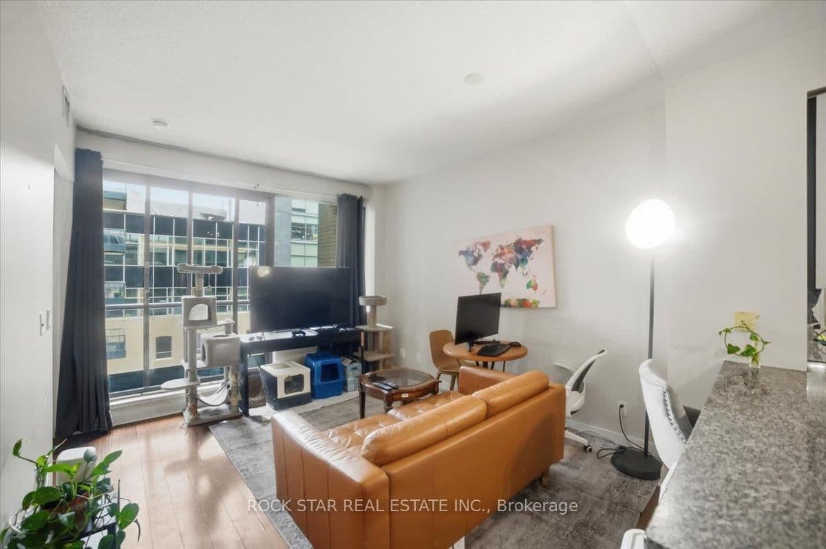 438 King Street W, Unit 720 thumbnail 7