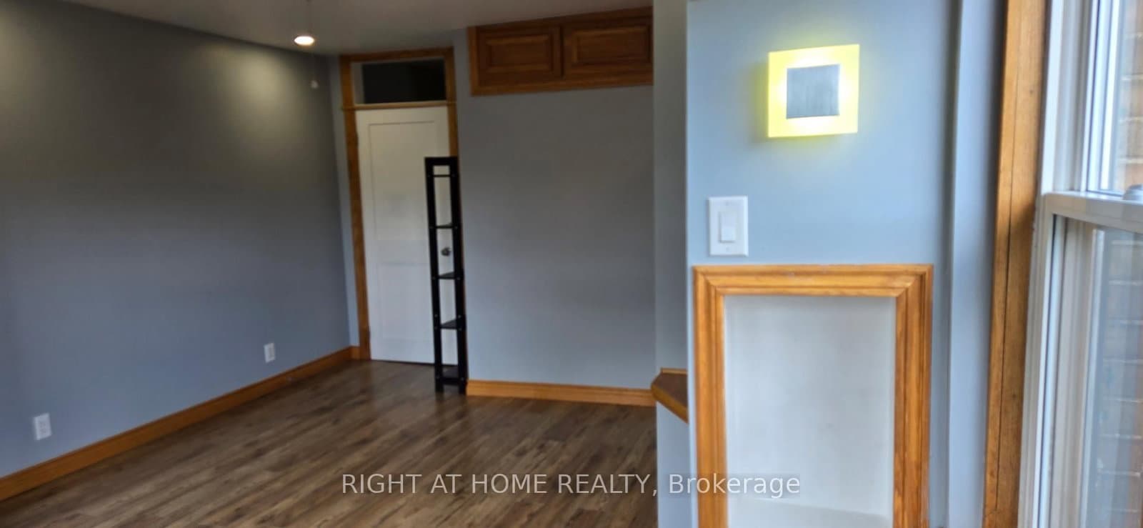 258 Howland Avenue thumbnail 12