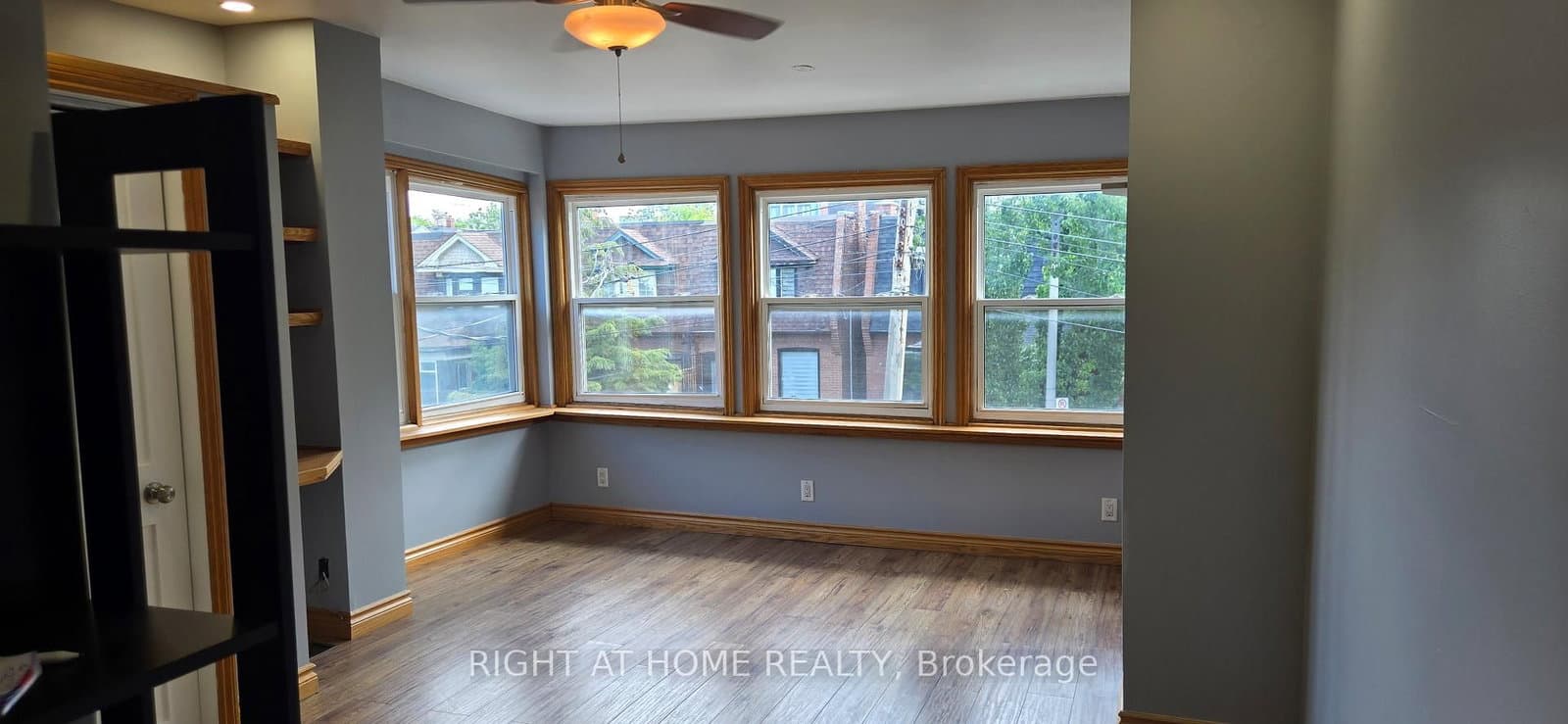 258 Howland Avenue thumbnail 13