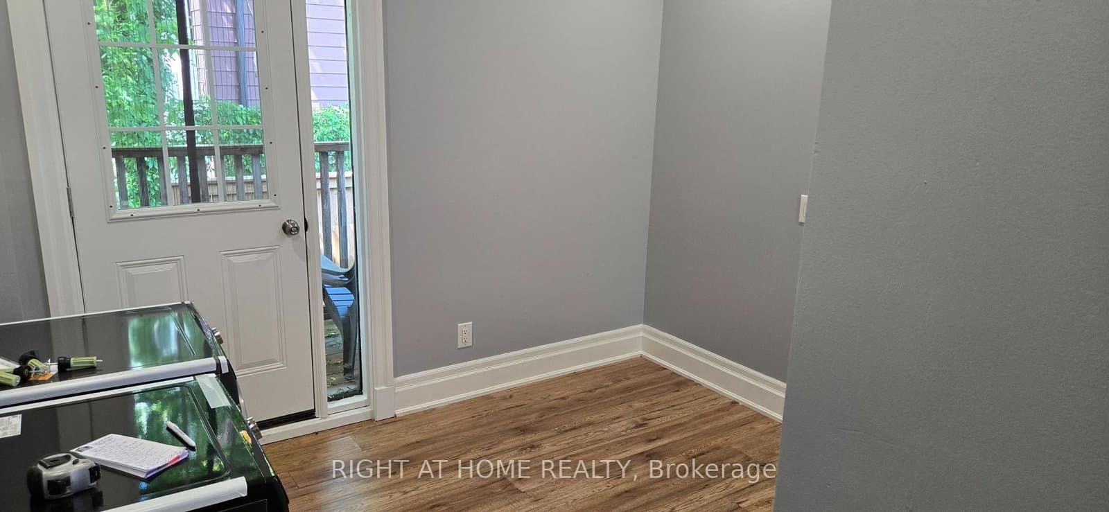 258 Howland Avenue thumbnail 14