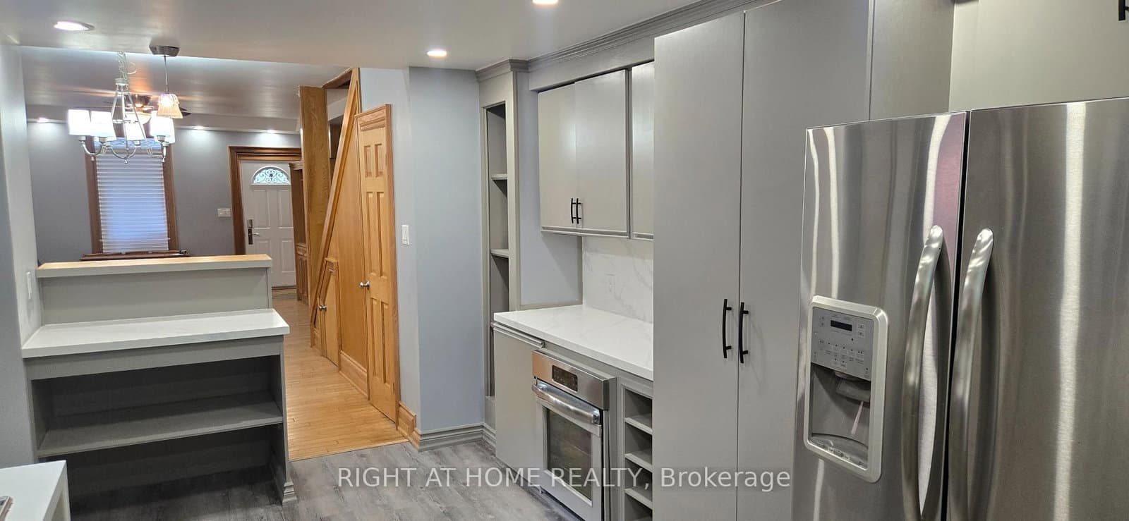 258 Howland Avenue thumbnail 6