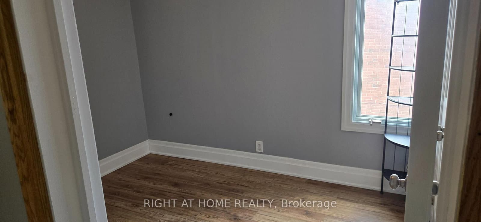 258 Howland Avenue thumbnail 8
