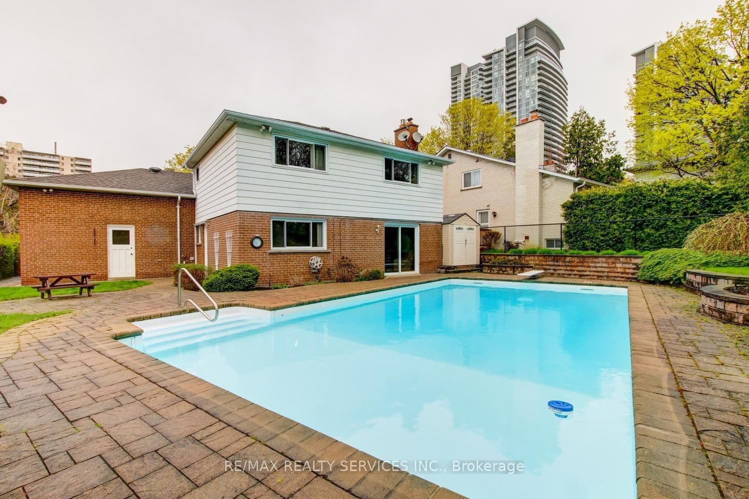 101 George Henry Boulevard thumbnail 50
