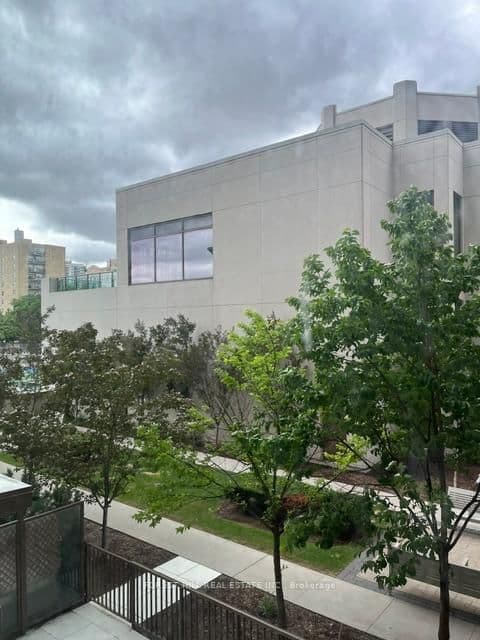 310 Tweedsmuir Avenue, Unit 204 thumbnail 24