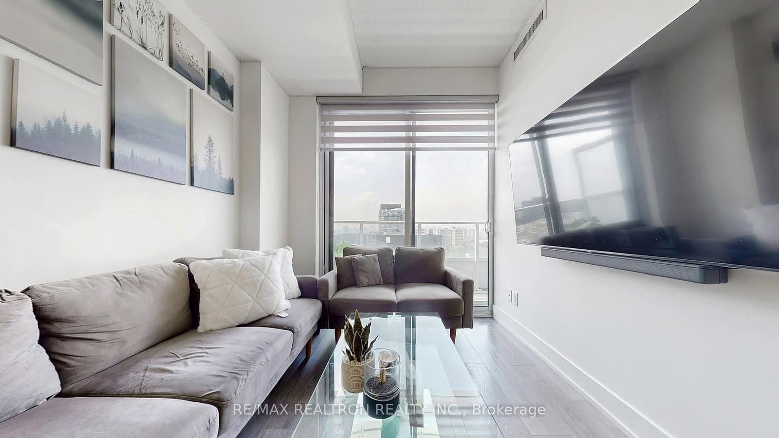 180 Fairview Mall Drive, Unit 1605 thumbnail 14