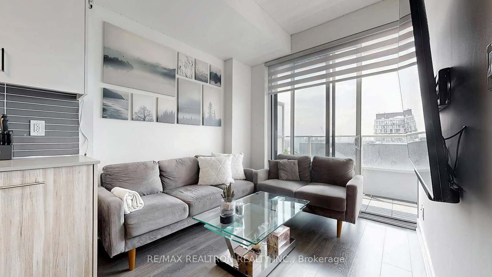 180 Fairview Mall Drive, Unit 1605 thumbnail 15