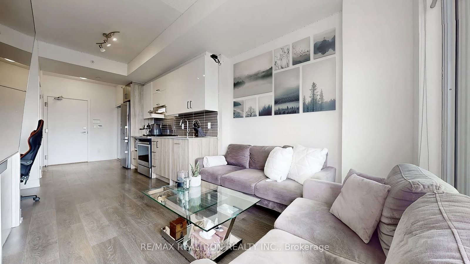 180 Fairview Mall Drive, Unit 1605 thumbnail 17