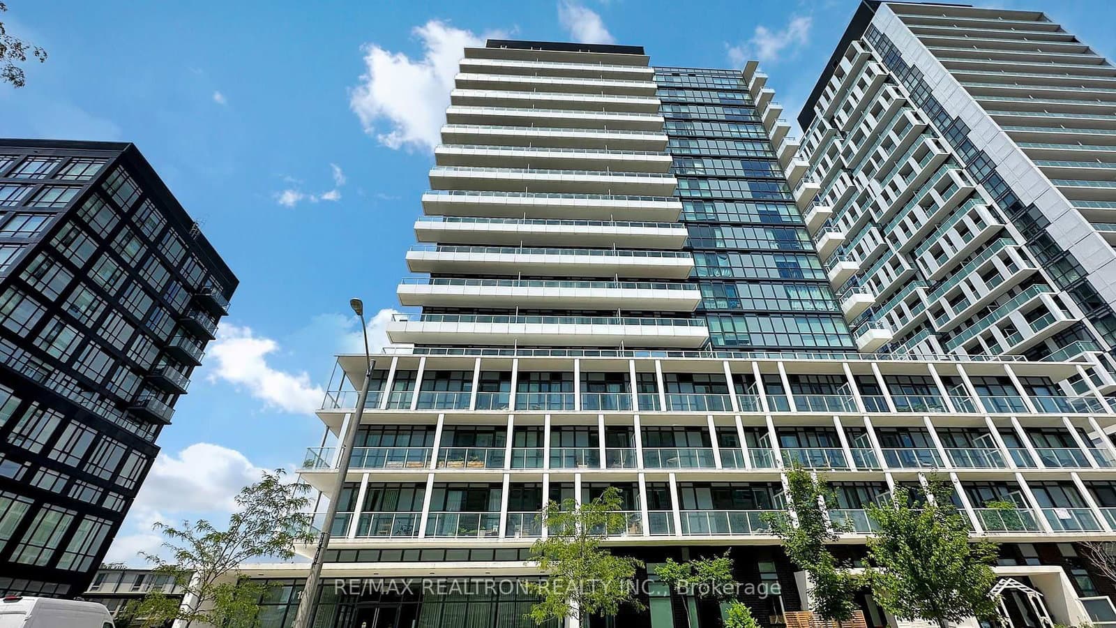 180 Fairview Mall Drive, Unit 1605 thumbnail 2