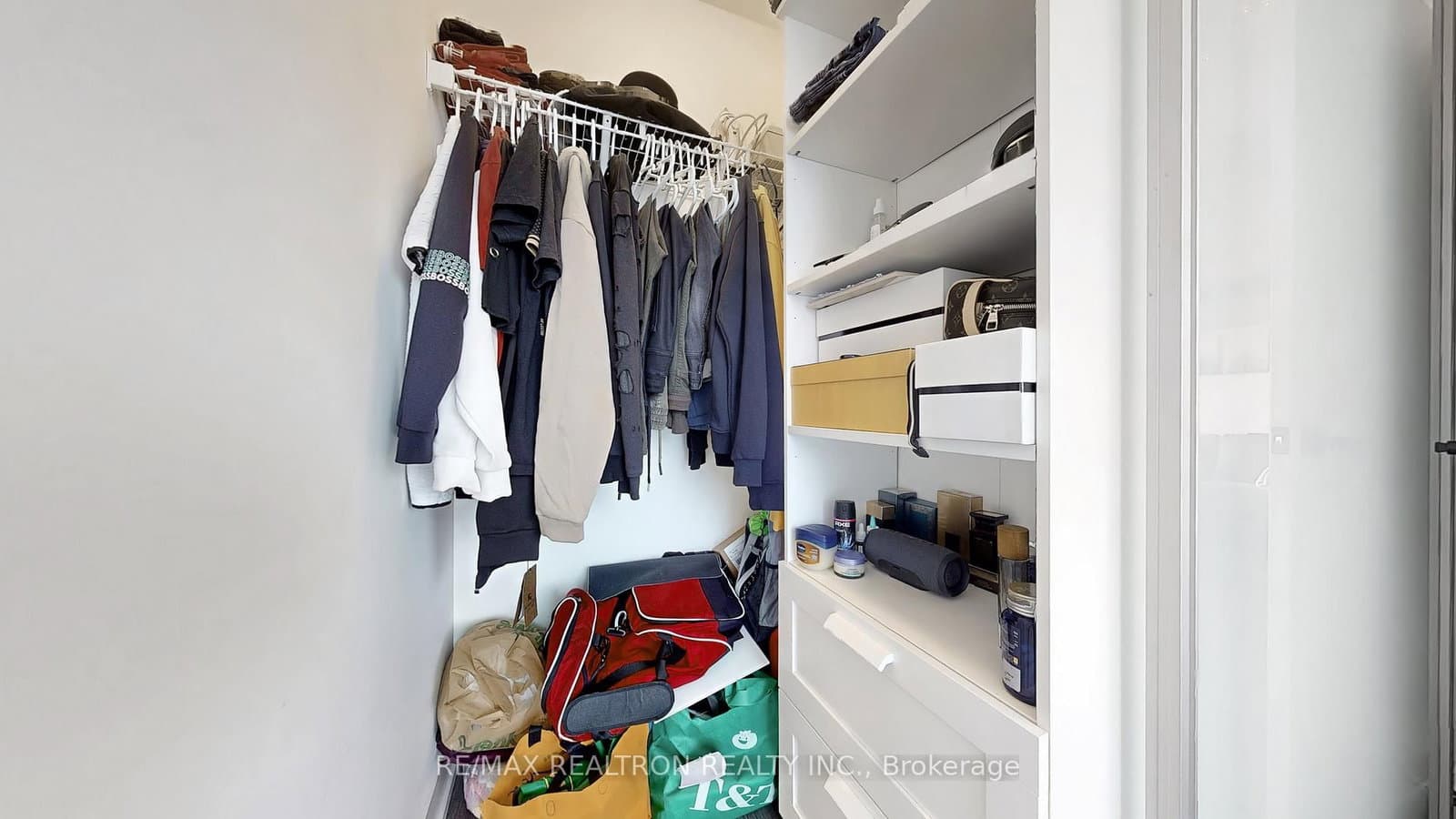 180 Fairview Mall Drive, Unit 1605 thumbnail 23