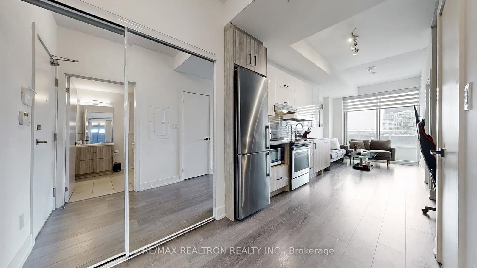 180 Fairview Mall Drive, Unit 1605 thumbnail 27