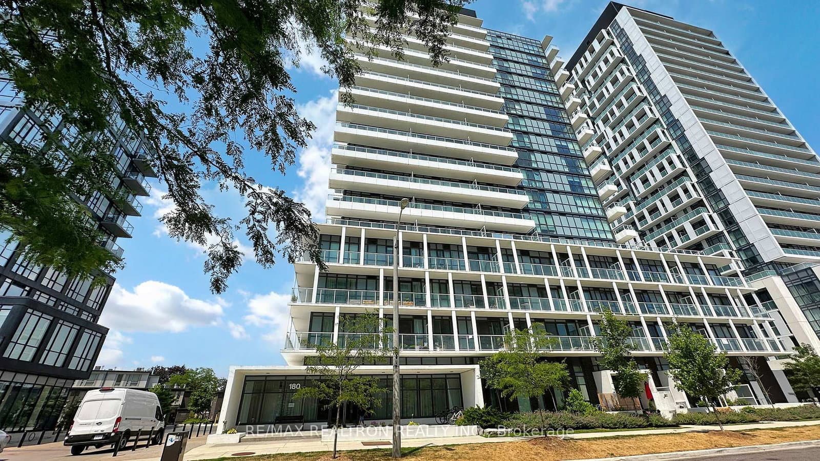 180 Fairview Mall Drive, Unit 1605 thumbnail 3