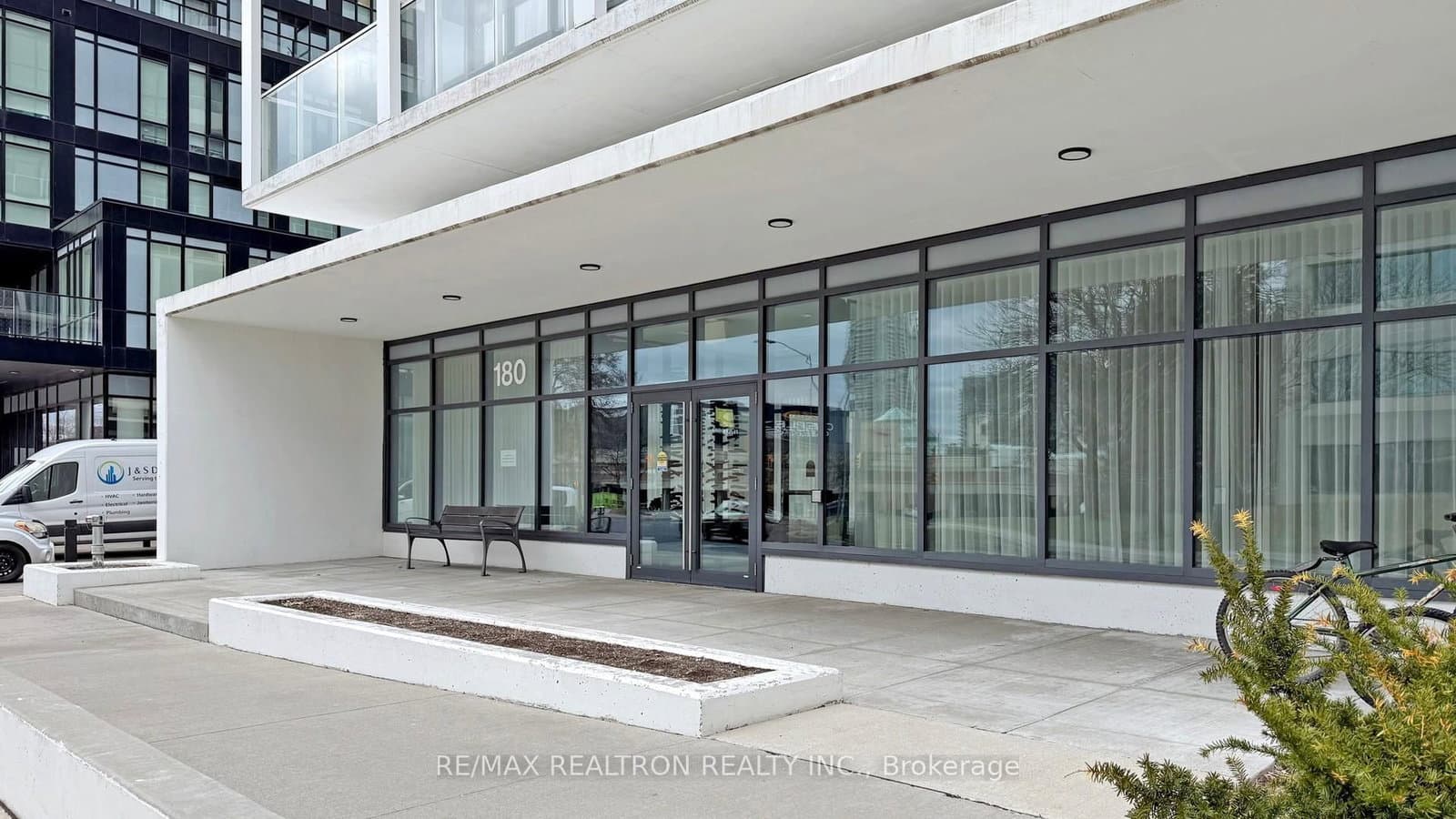 180 Fairview Mall Drive, Unit 1605 thumbnail 5