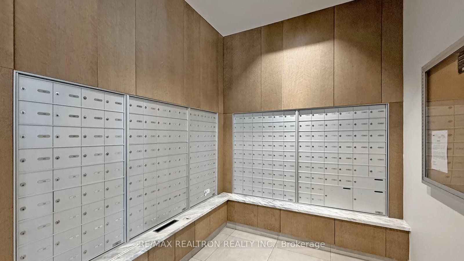180 Fairview Mall Drive, Unit 1605 thumbnail 50