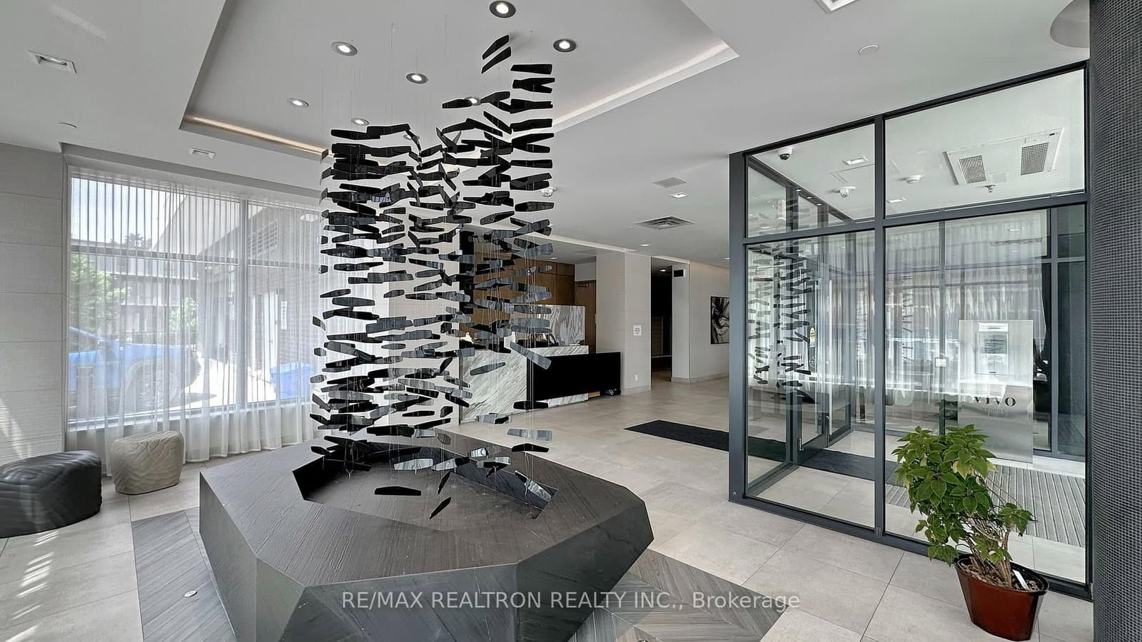 180 Fairview Mall Drive, Unit 1605 thumbnail 6