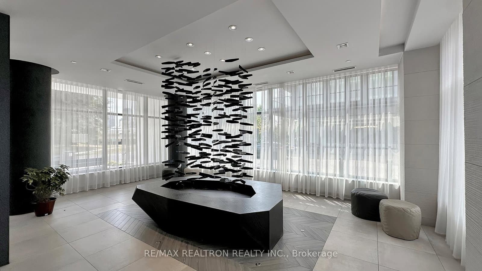 180 Fairview Mall Drive, Unit 1605 thumbnail 9