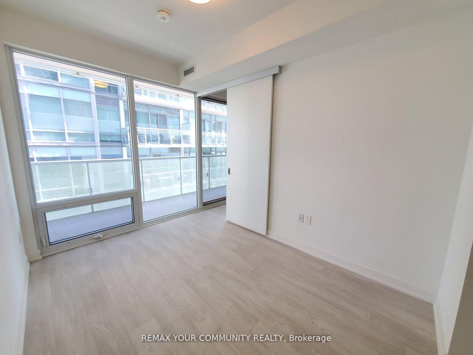 15 Queens Quay E, Unit 408 thumbnail 13