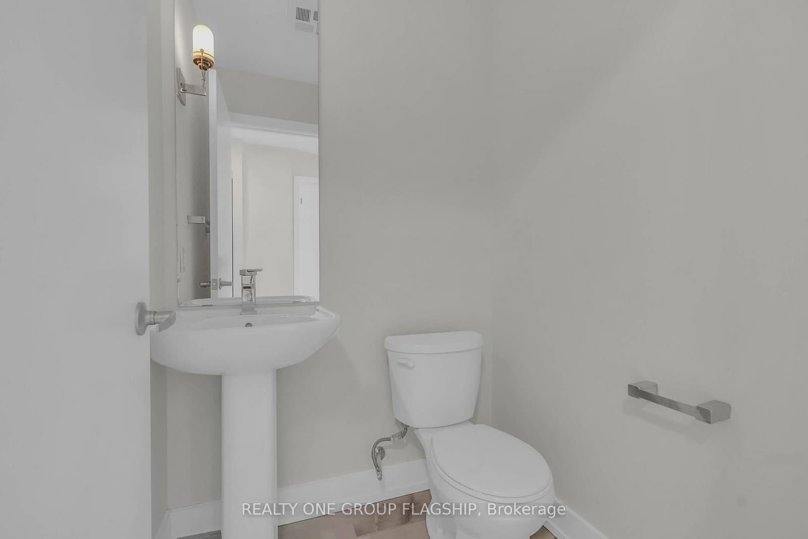 75 The Donway W, Unit 103 thumbnail 18